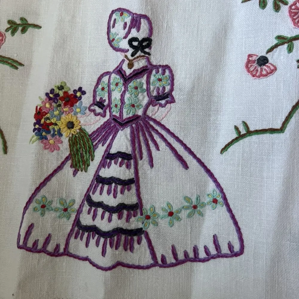 Vintage Hand Embroidered Southern Belle Linen Dresser Scarf Table Topper 22x14